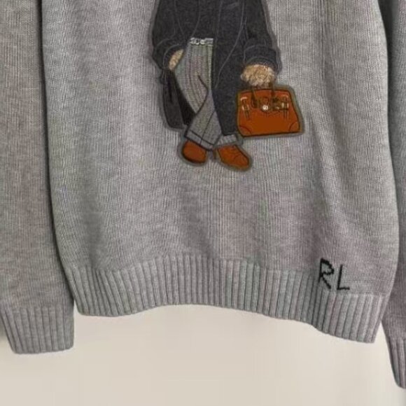 Polo Ralph Lauren Gray sweater with bear pattern on handbag - Picture 5 of 6